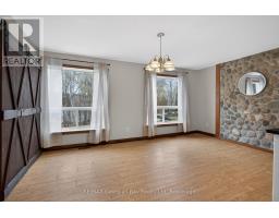Bedroom - 90 Farlain Lake Road W, Tiny, ON L9M0B9 Photo 6