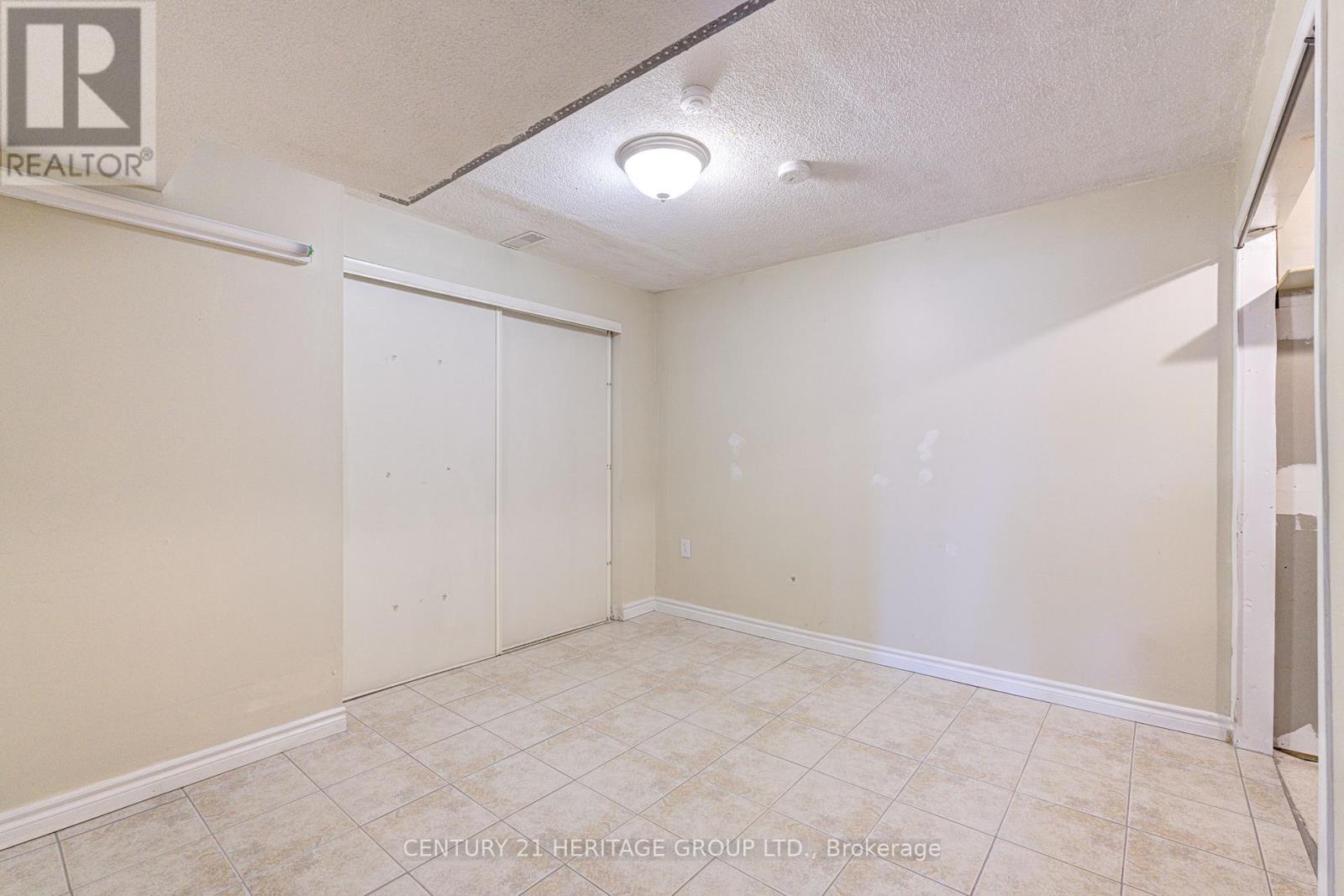 #73 145 RICE AVENUE - Image 27