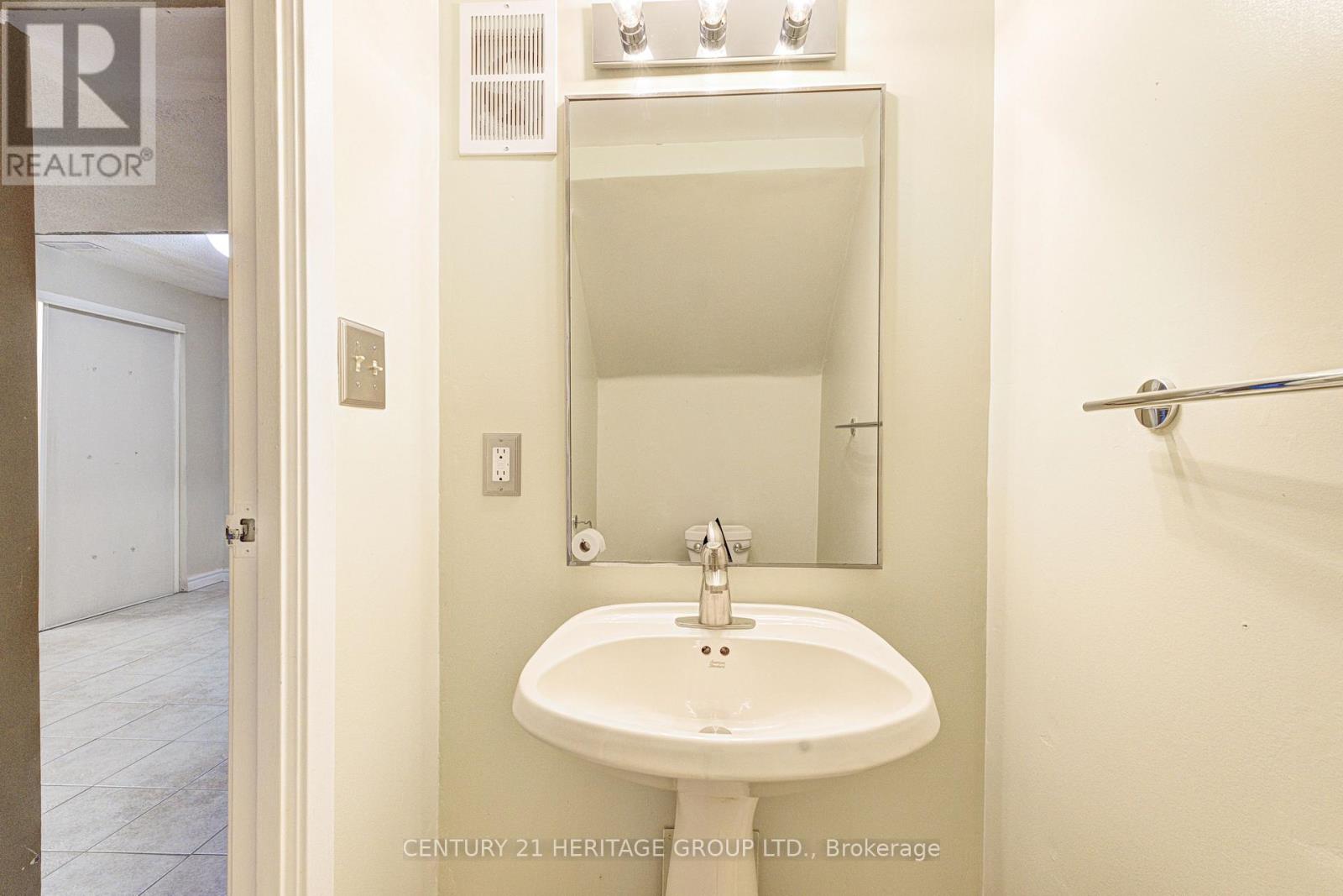 #73 145 RICE AVENUE - Image 30