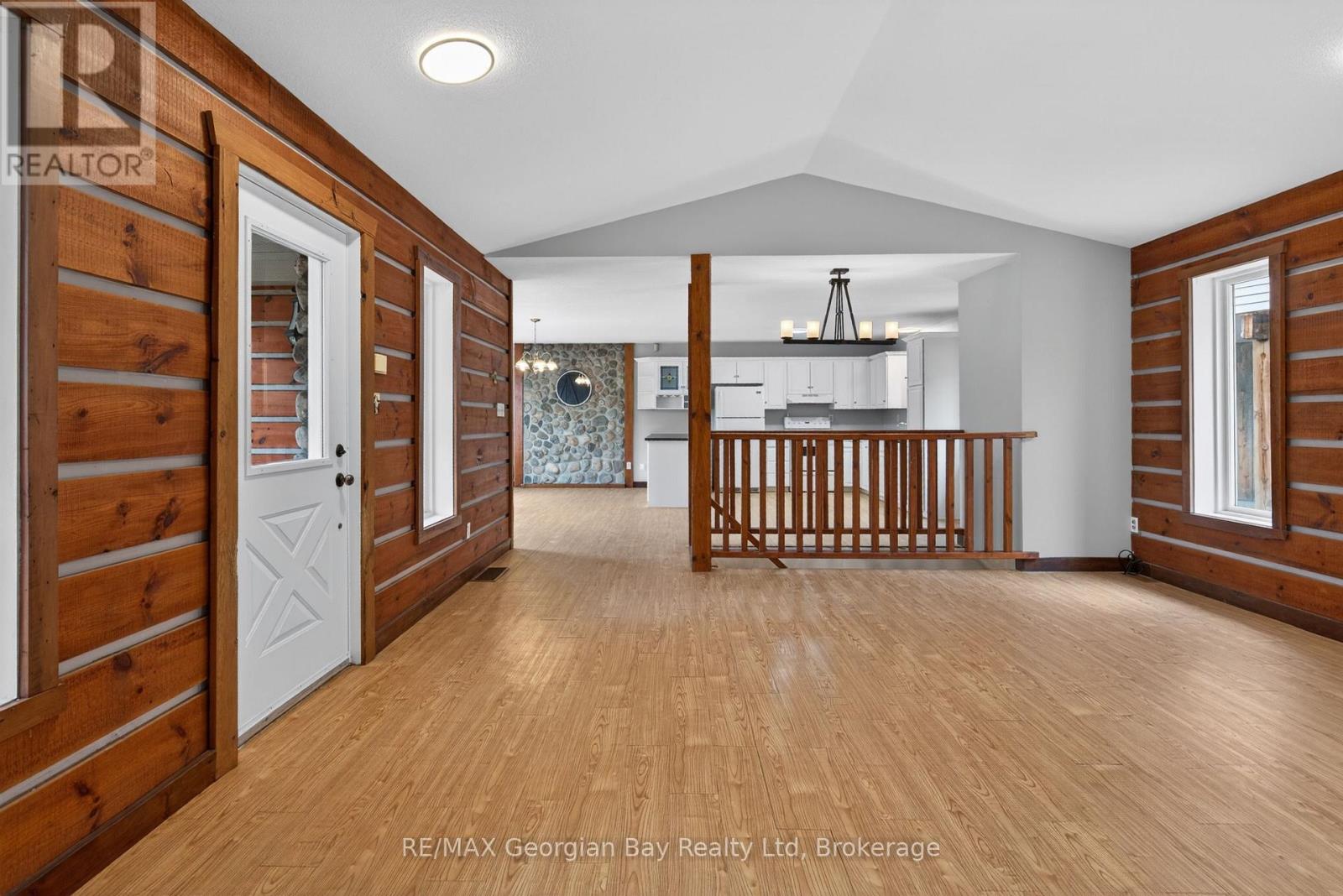 90 FARLAIN LAKE ROAD W - 16