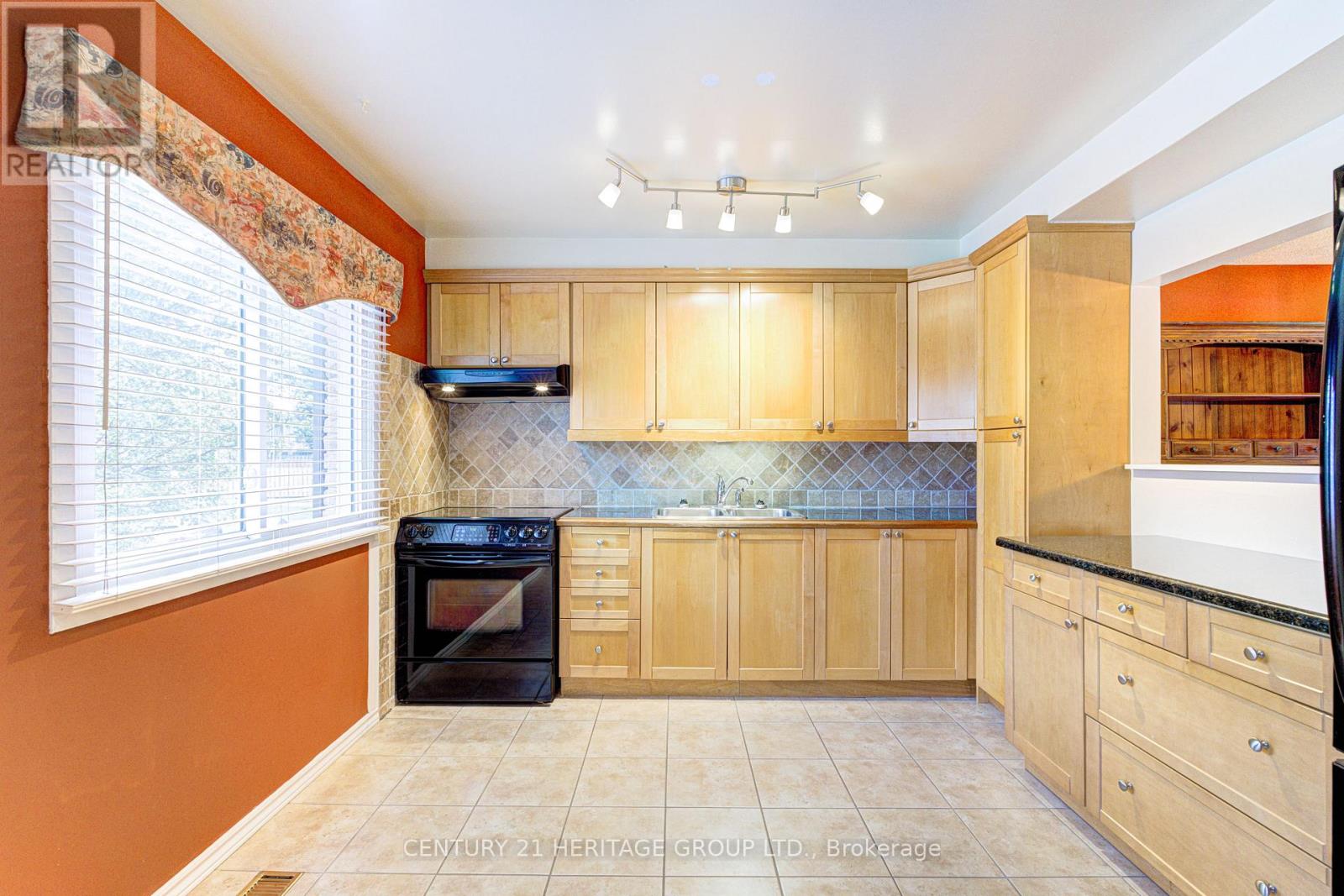 #73 145 RICE AVENUE - 15