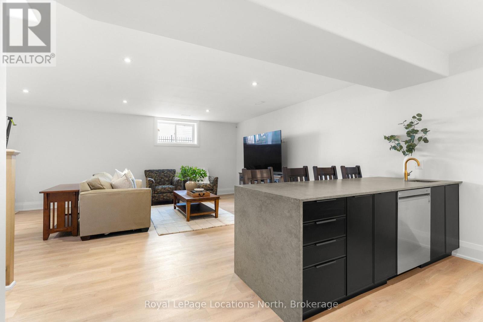 110 MARY STREET - 33