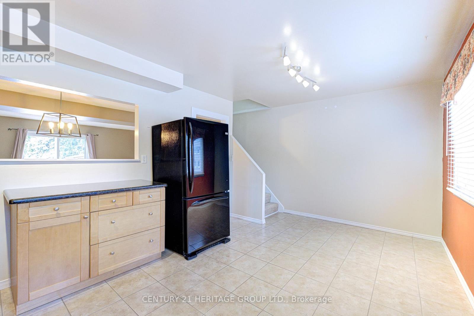 #73 145 RICE AVENUE - 16