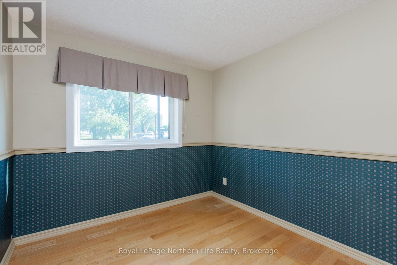 #302 161 LINDSAY STREET - 19