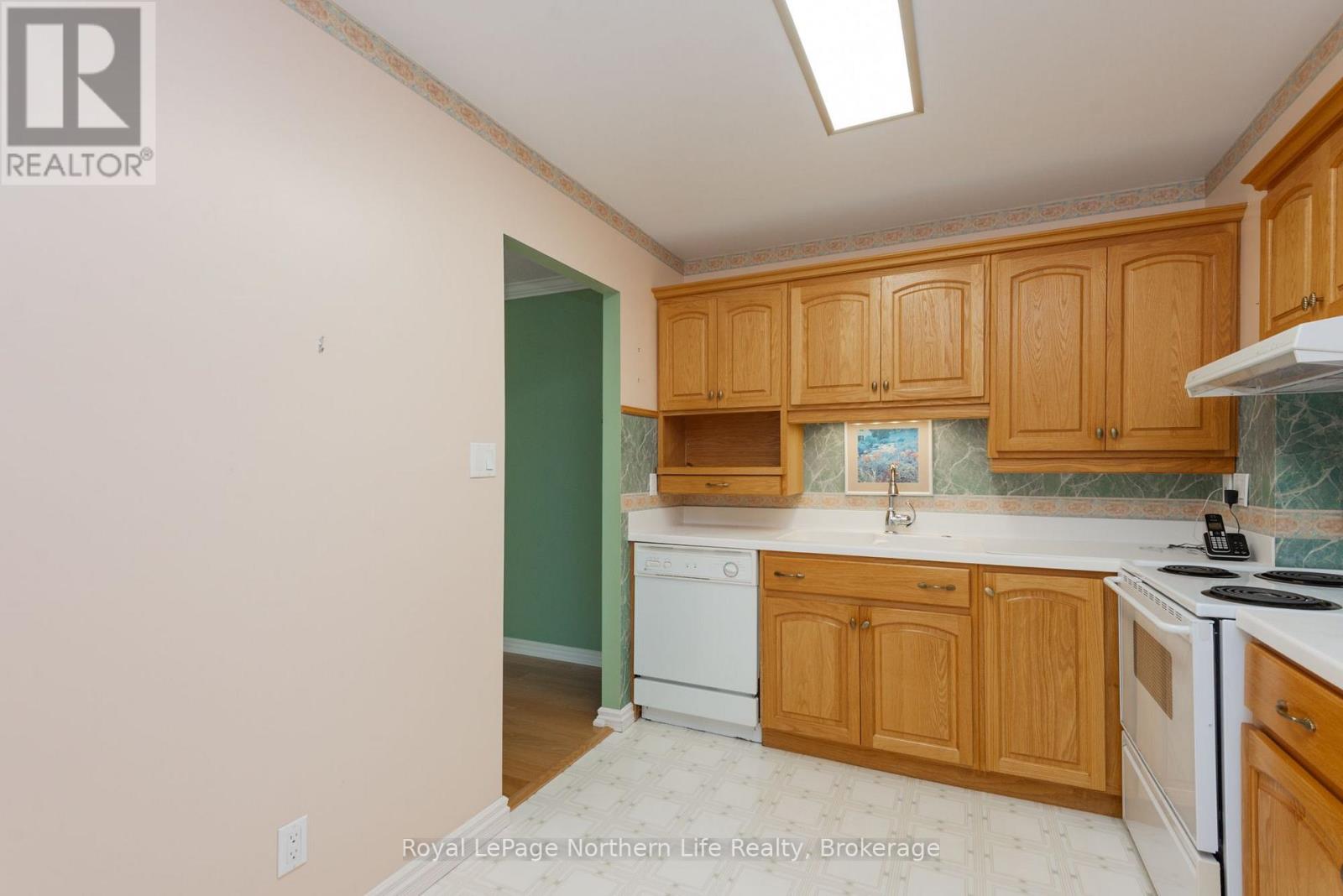 #302 161 LINDSAY STREET - Image 14