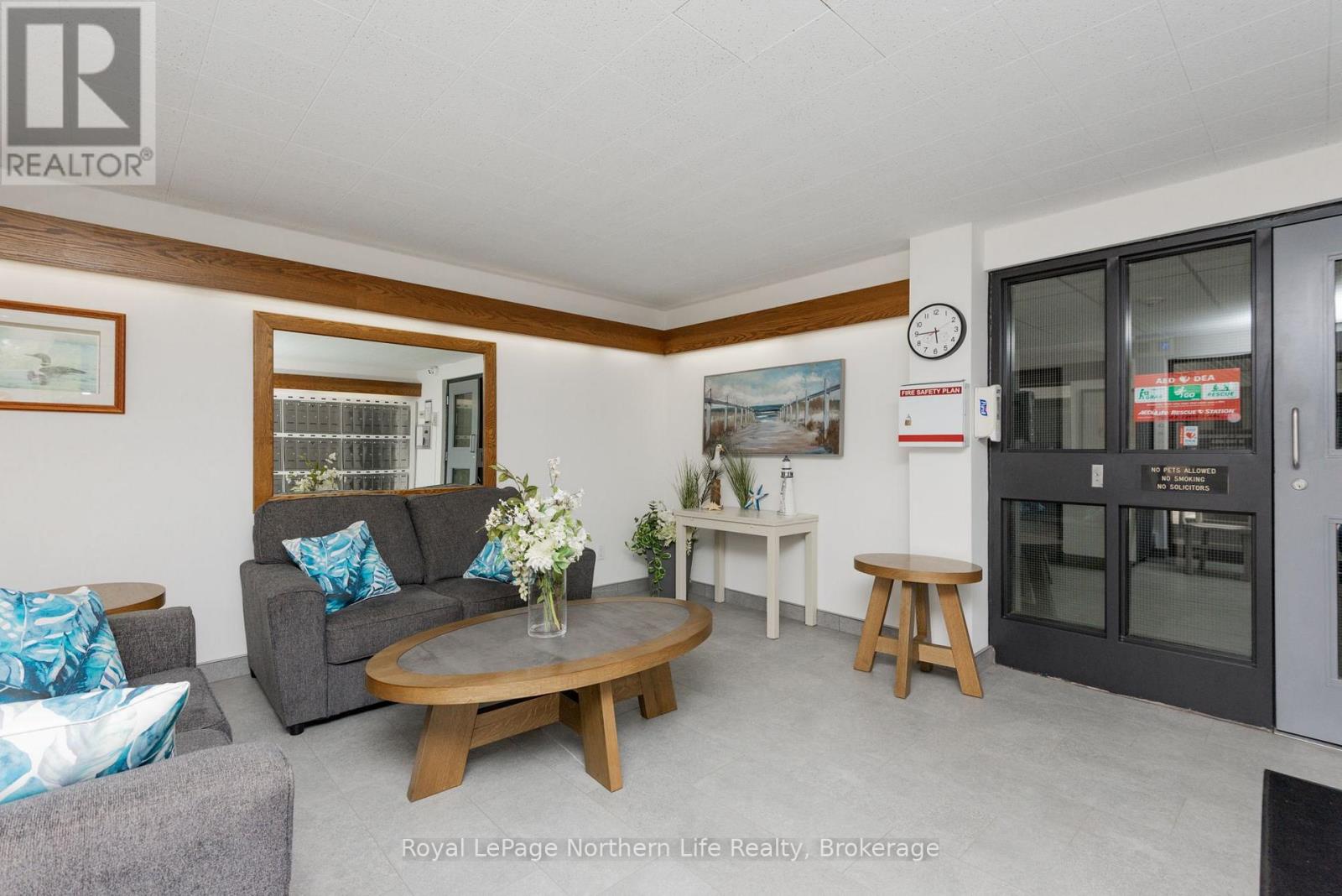 #302 161 LINDSAY STREET - 2