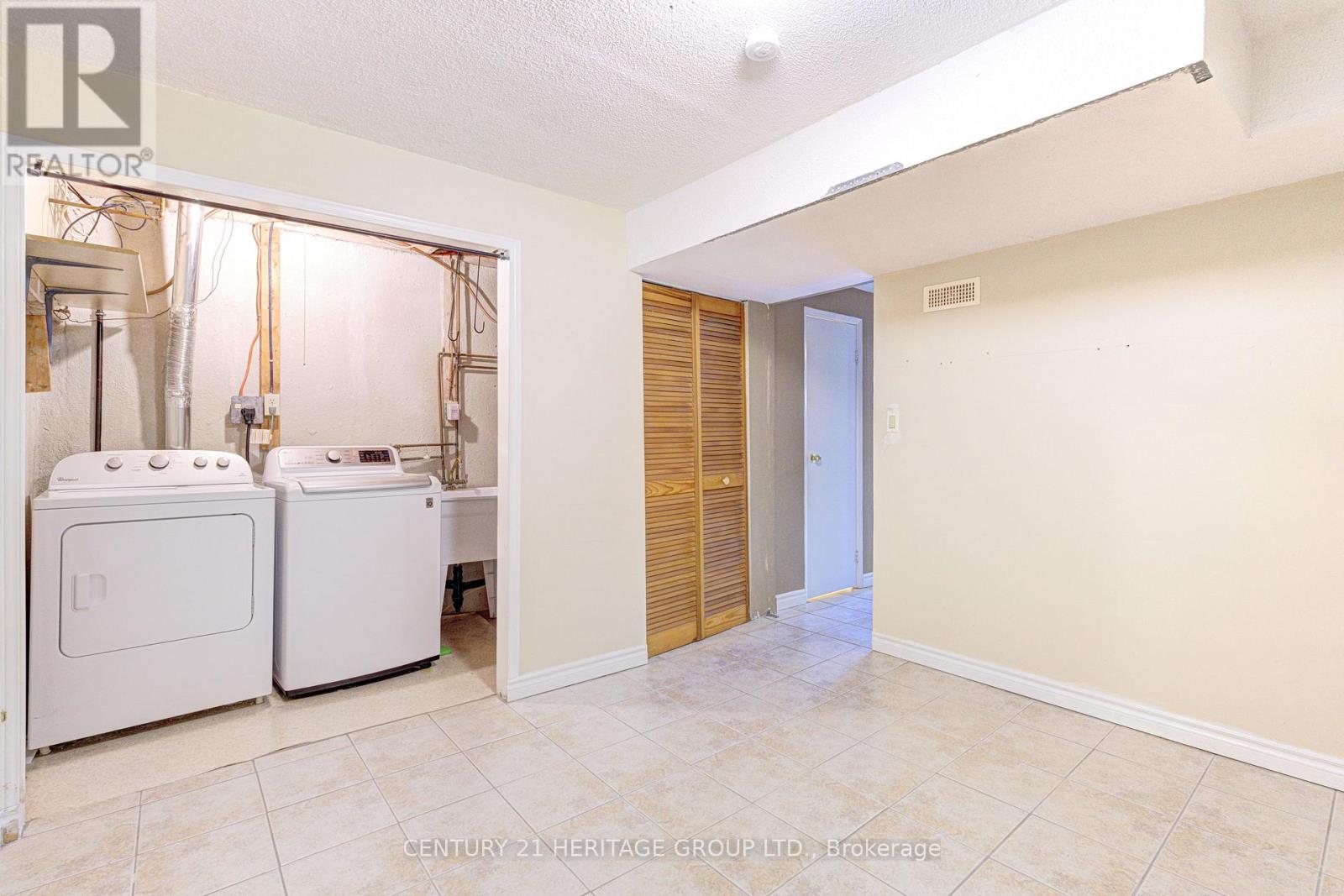 #73 145 RICE AVENUE - Image 29
