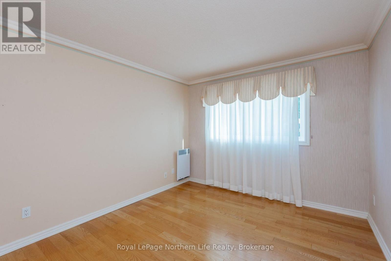 #302 161 LINDSAY STREET - 24