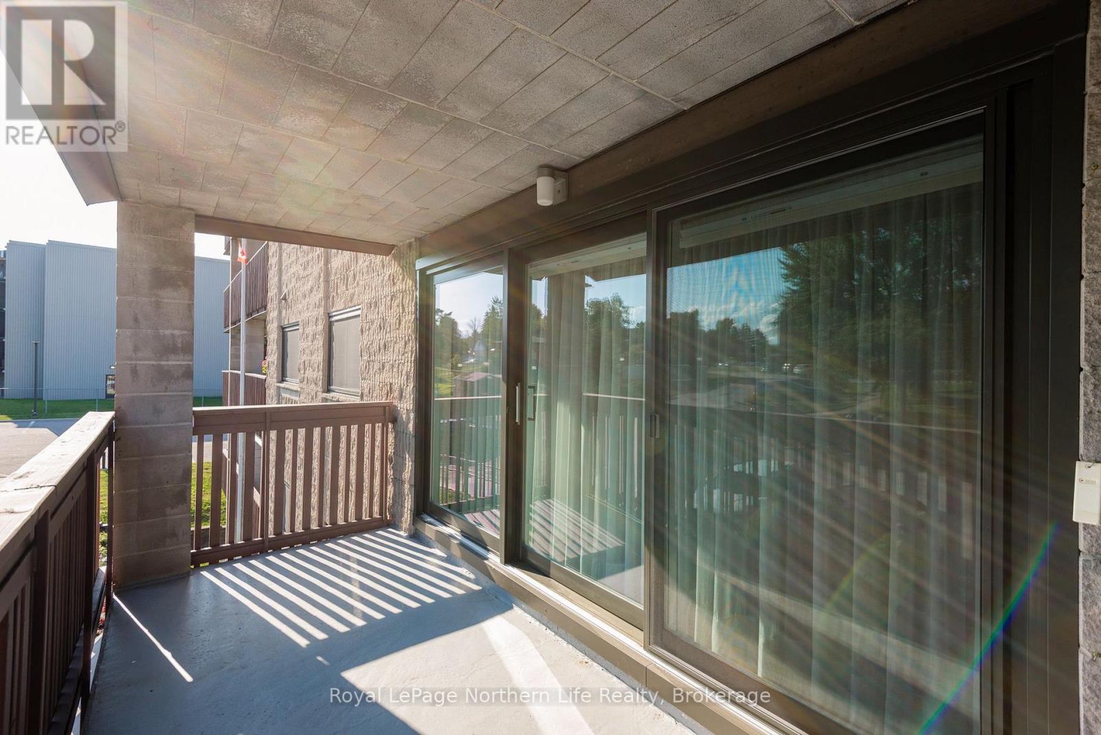 #302 161 LINDSAY STREET - Image 33
