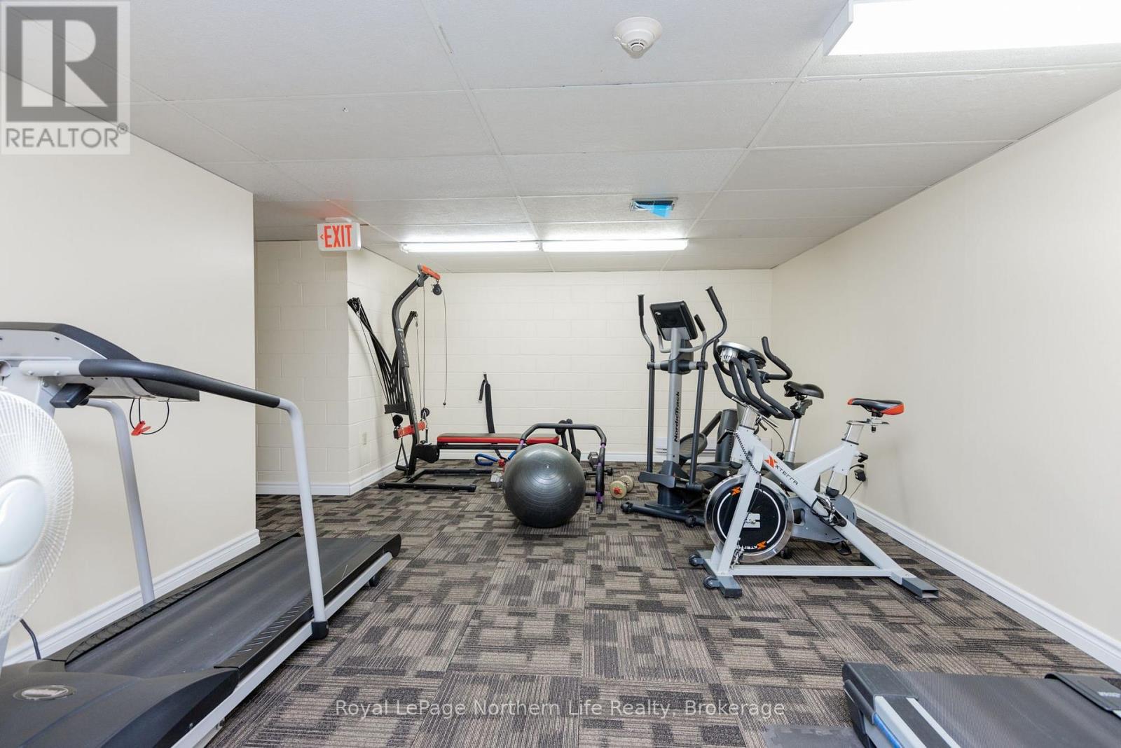 #302 161 LINDSAY STREET - Image 36