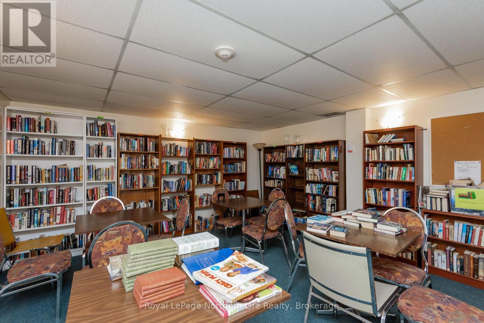 #302 161 LINDSAY STREET - 41