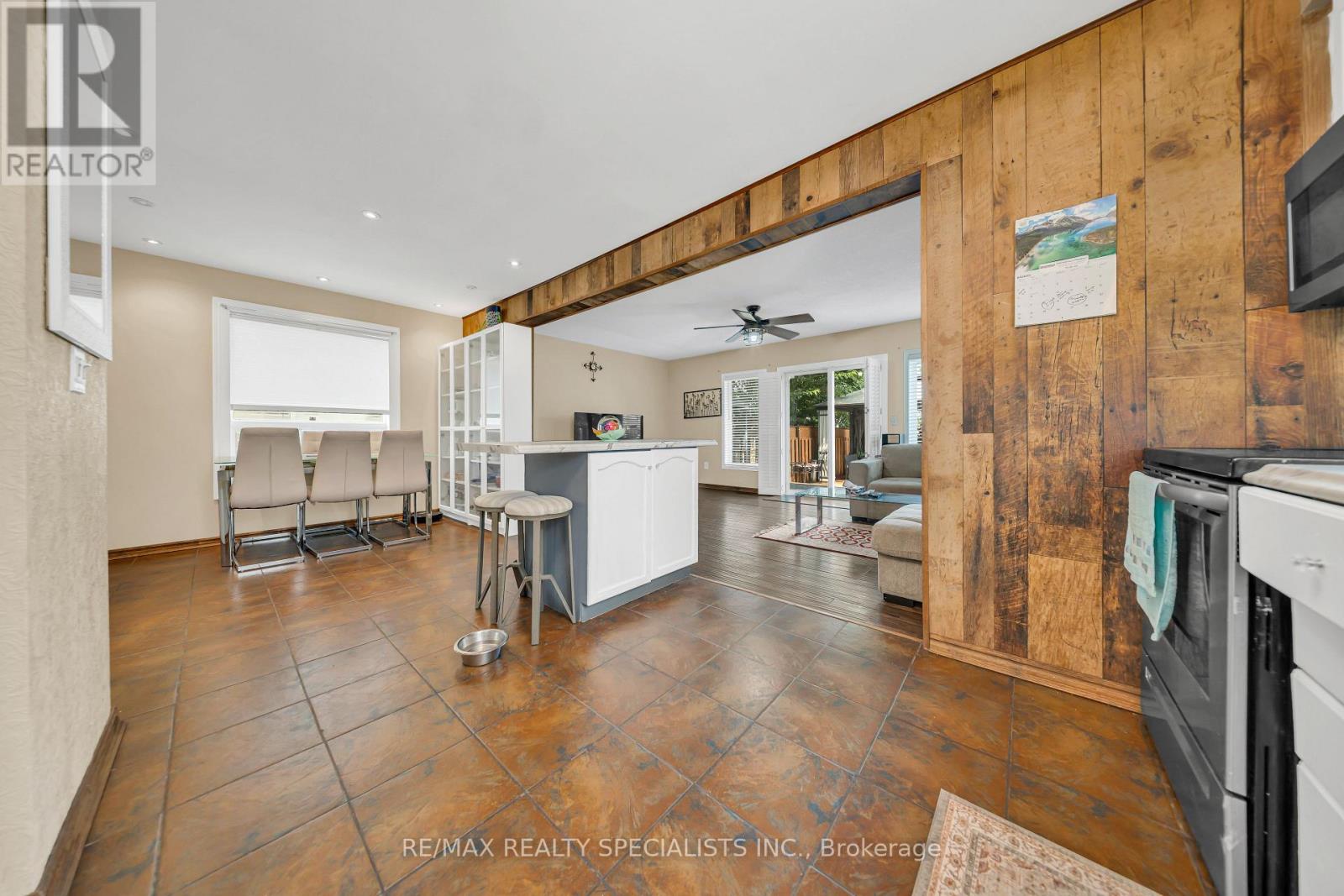 17 BUCKTHORN CRESCENT W - Image 14