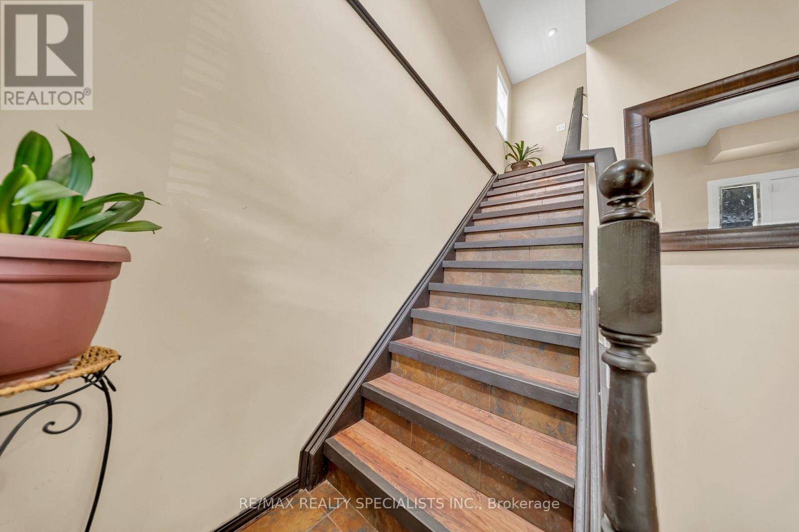 17 BUCKTHORN CRESCENT W - Image 19