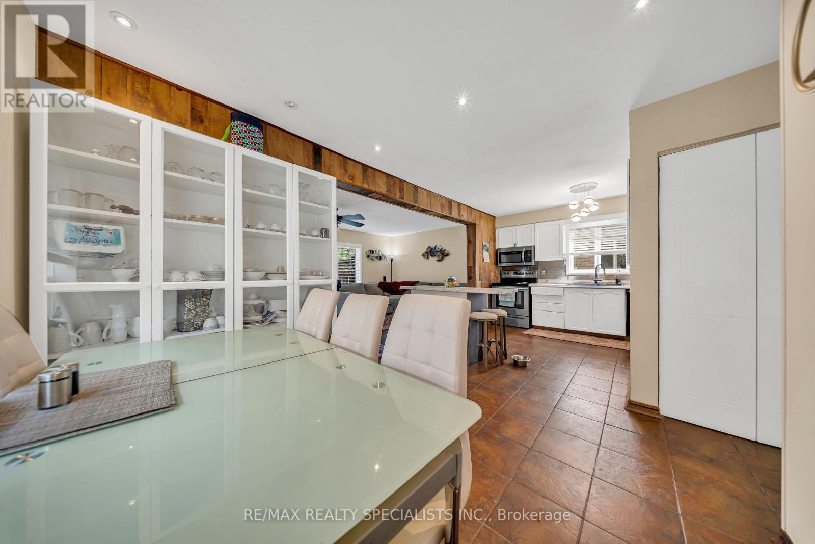 17 BUCKTHORN CRESCENT W - Image 16