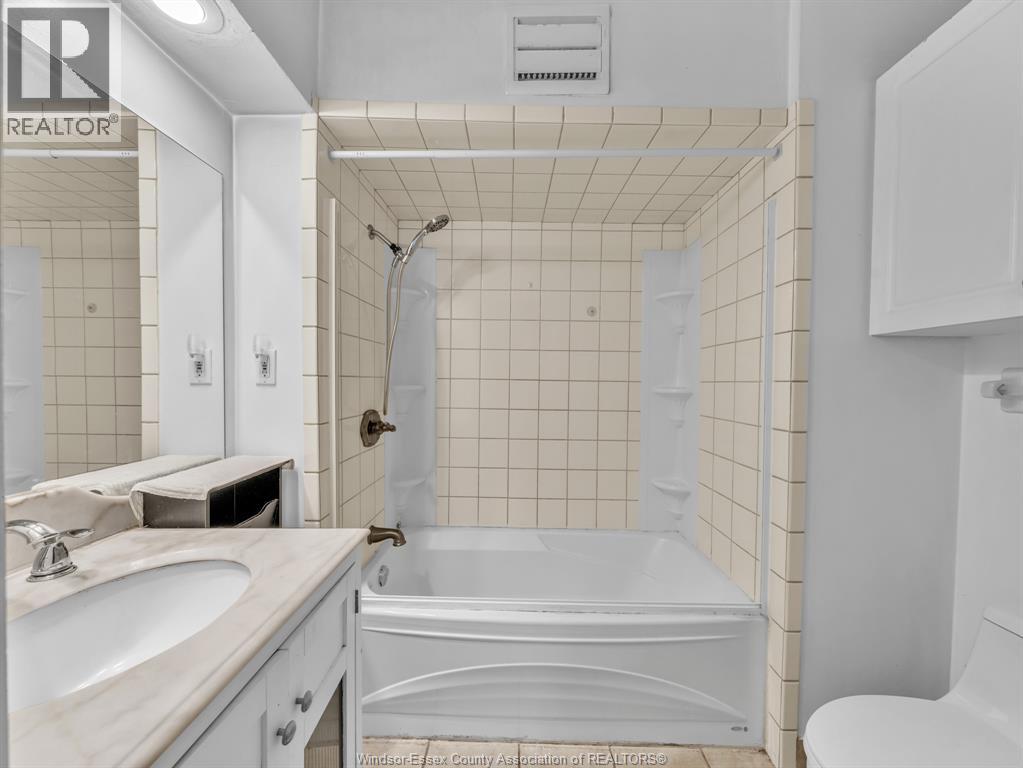2318 CHANDLER - 16