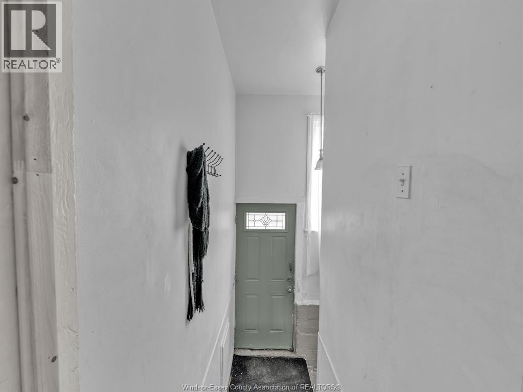 2318 CHANDLER - 35