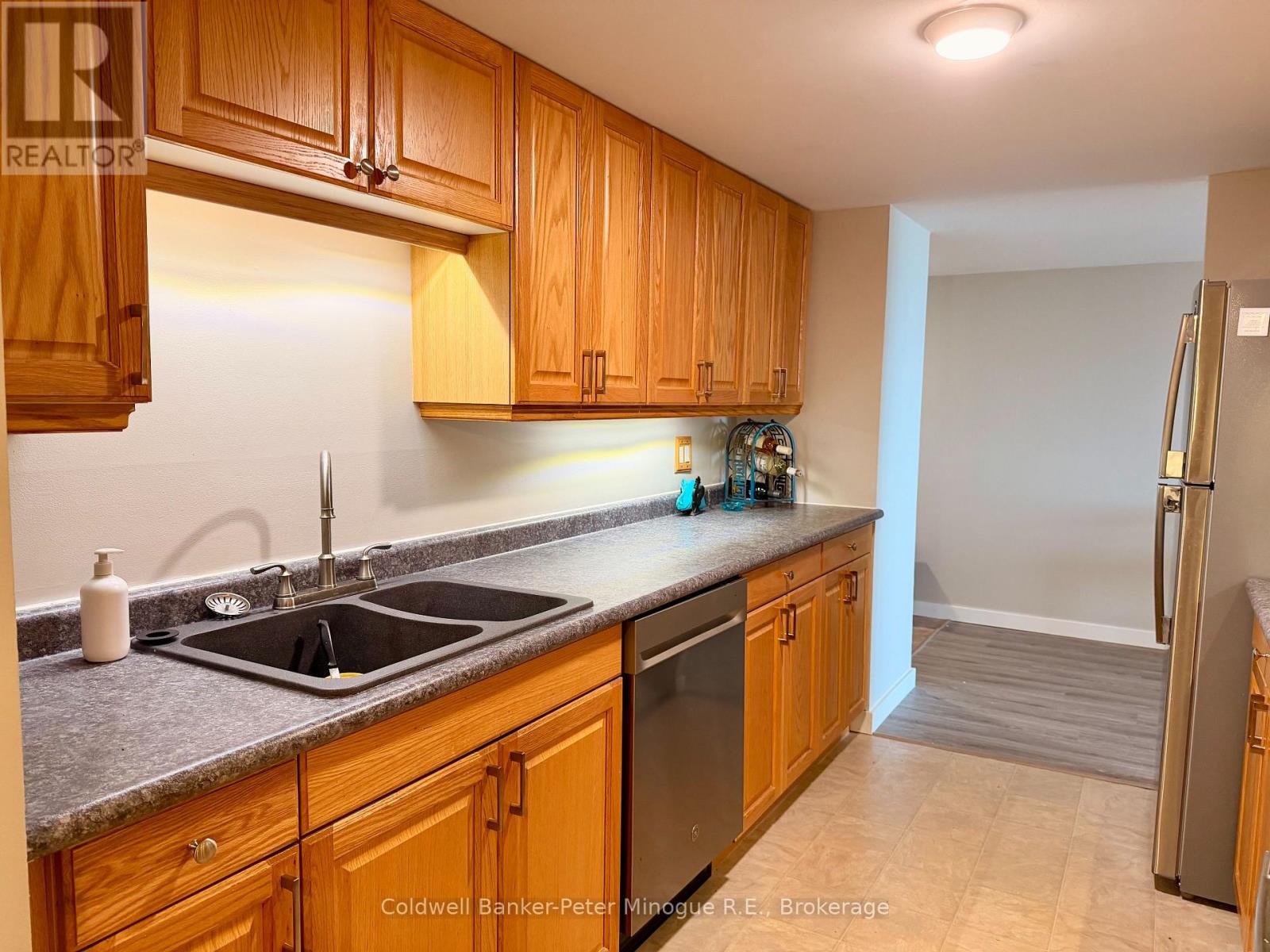 #B-02 425 WILLIAM STREET - Image 5