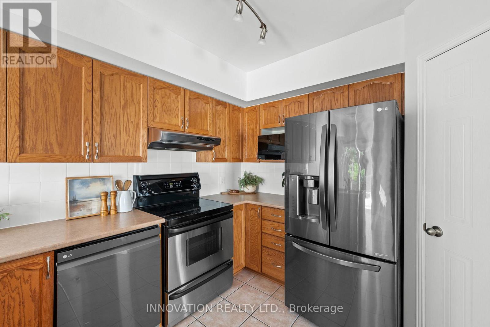 37 CHANTILLY GATE - Image 3