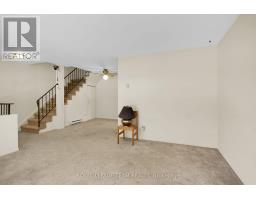 Living room - D - 31 Woodvale Green Street, Ottawa, ON K2G4H3 Photo 6