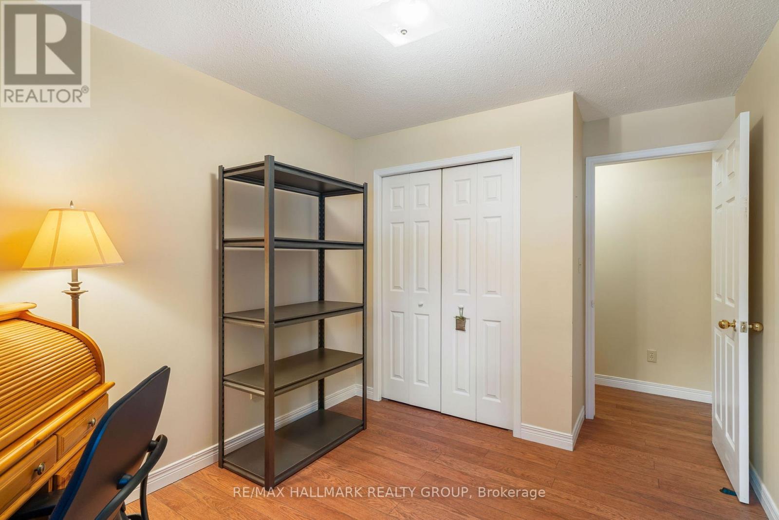 #106 820 LAURIER BOULEVARD - 27
