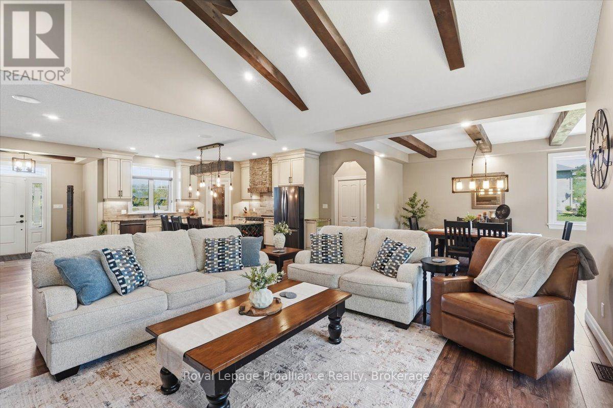 63 HIDDENVALLEY DRIVE - Image 9