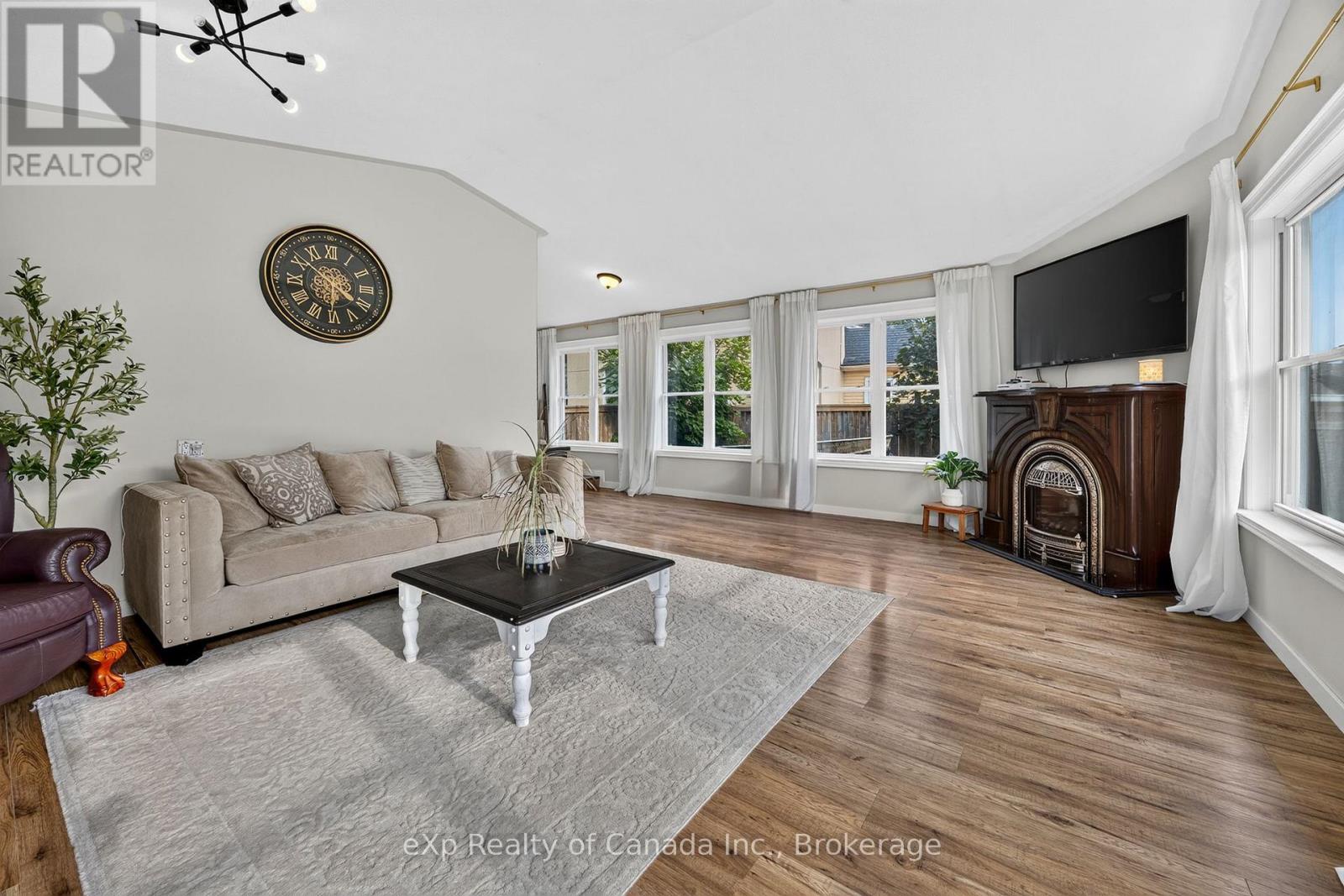24 STOVER STREET S - Image 24