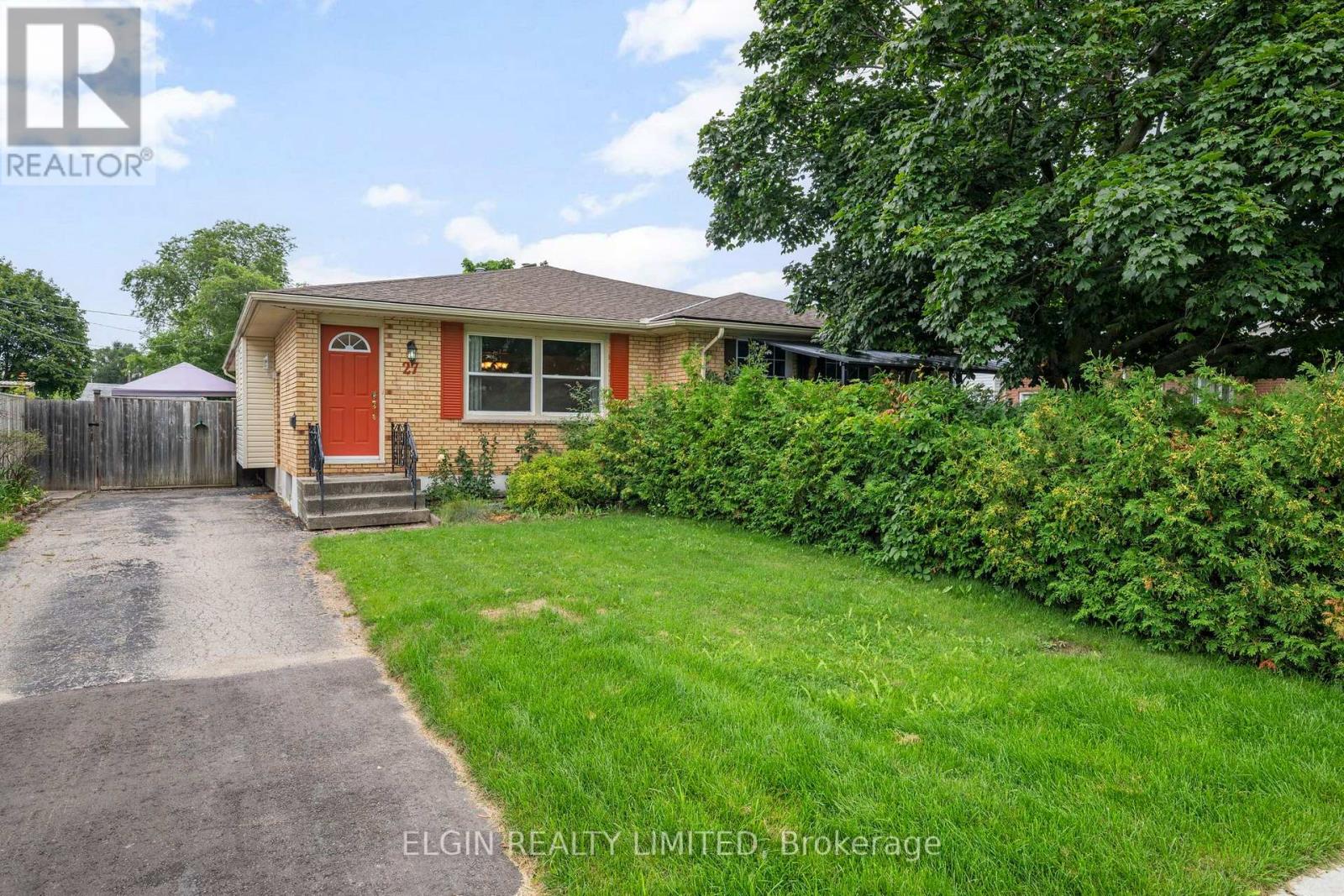 27 VANIER PLACE - 1
