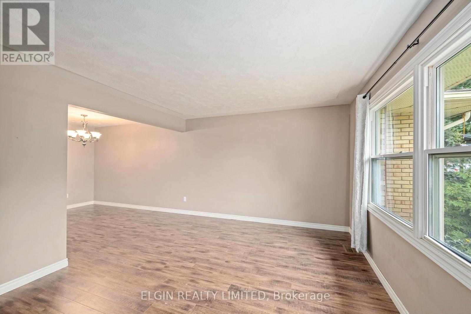 27 VANIER PLACE - Image 6