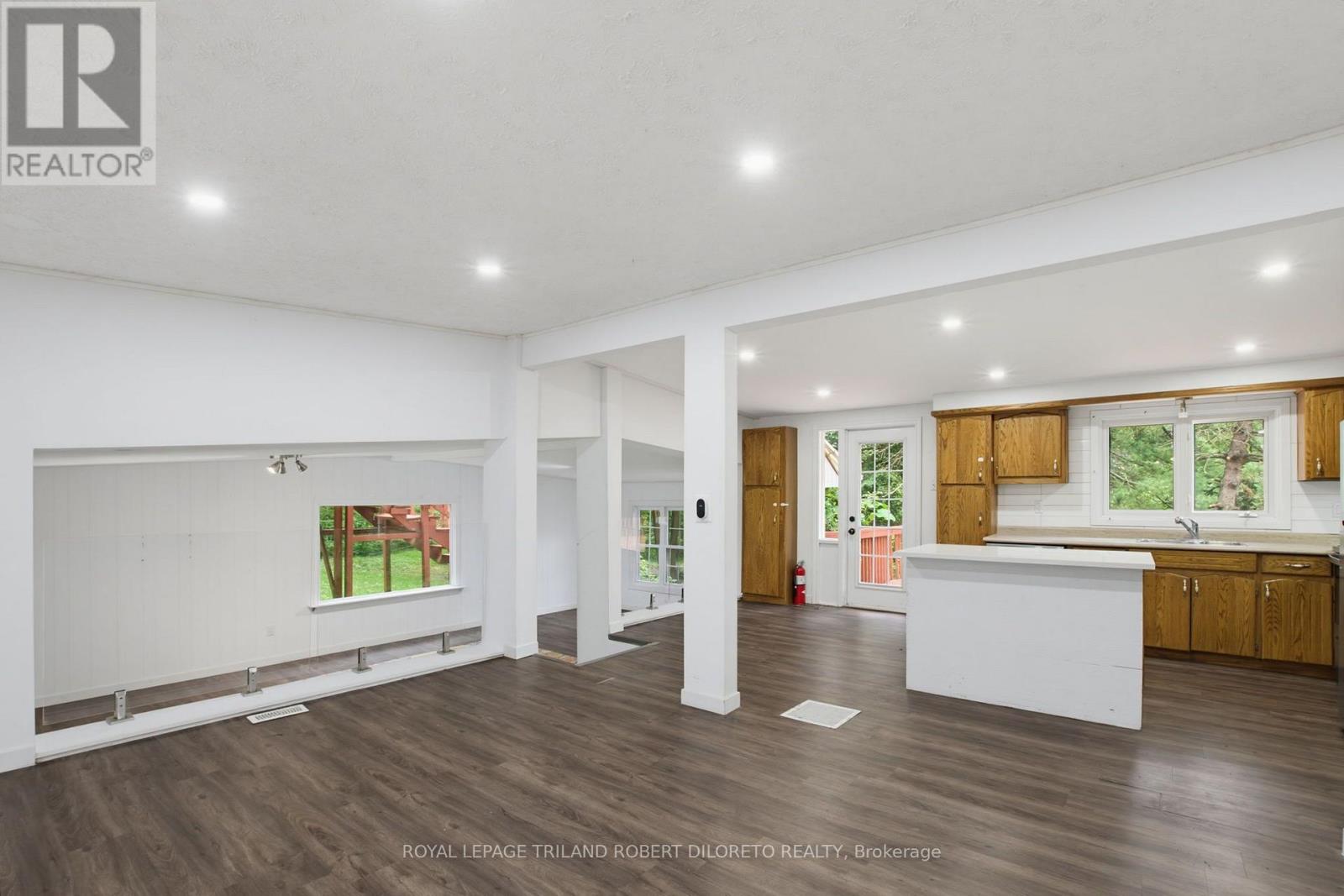 7 ELMHURST STREET - Image 15