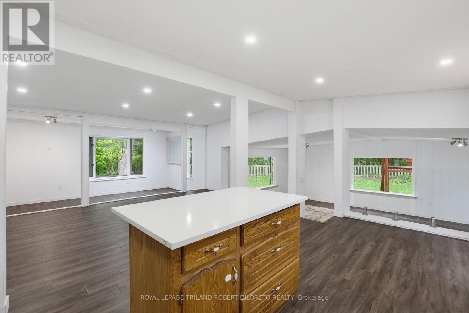 7 ELMHURST STREET - Image 18