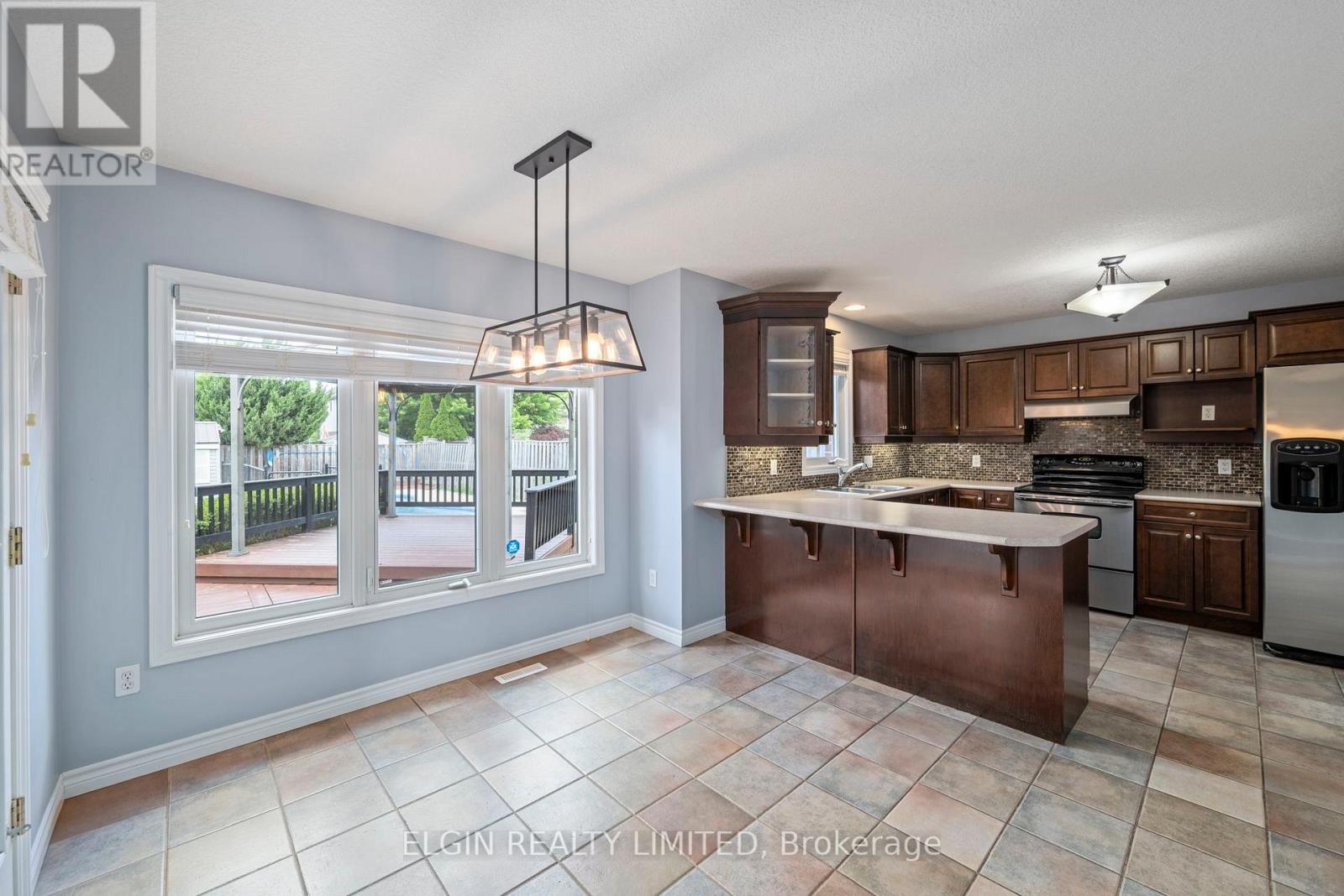 11 KENSINGTON COURT - Image 7