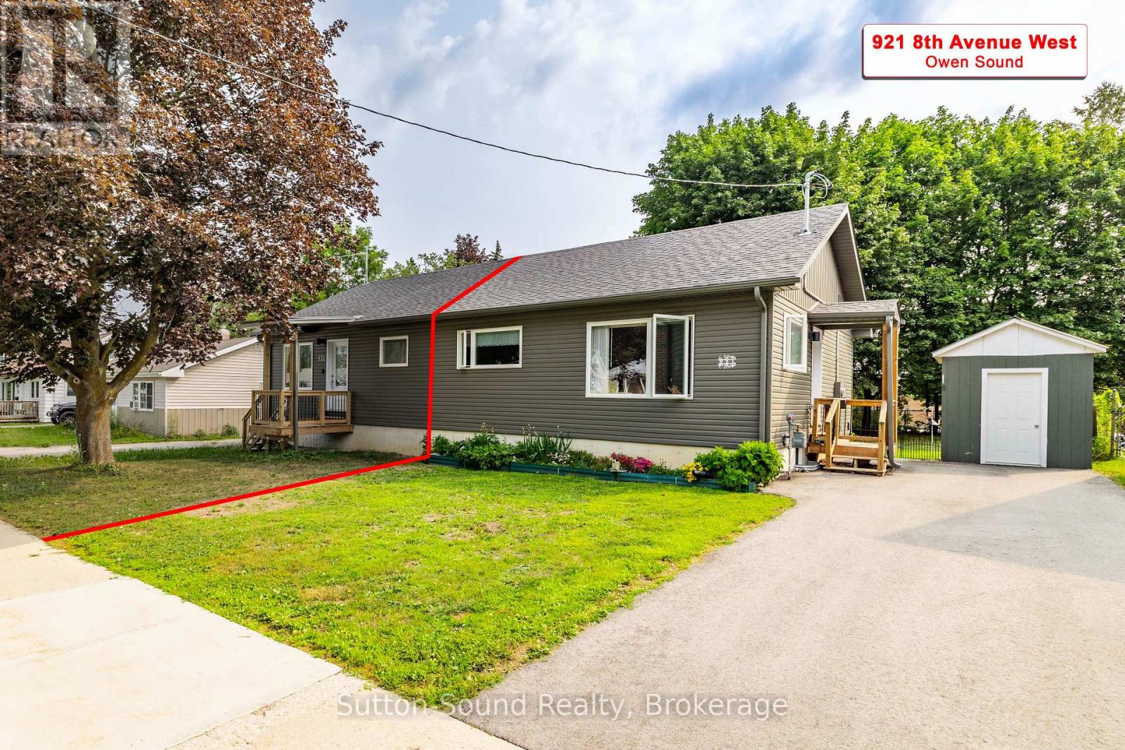 921 8TH AVENUE W - 1