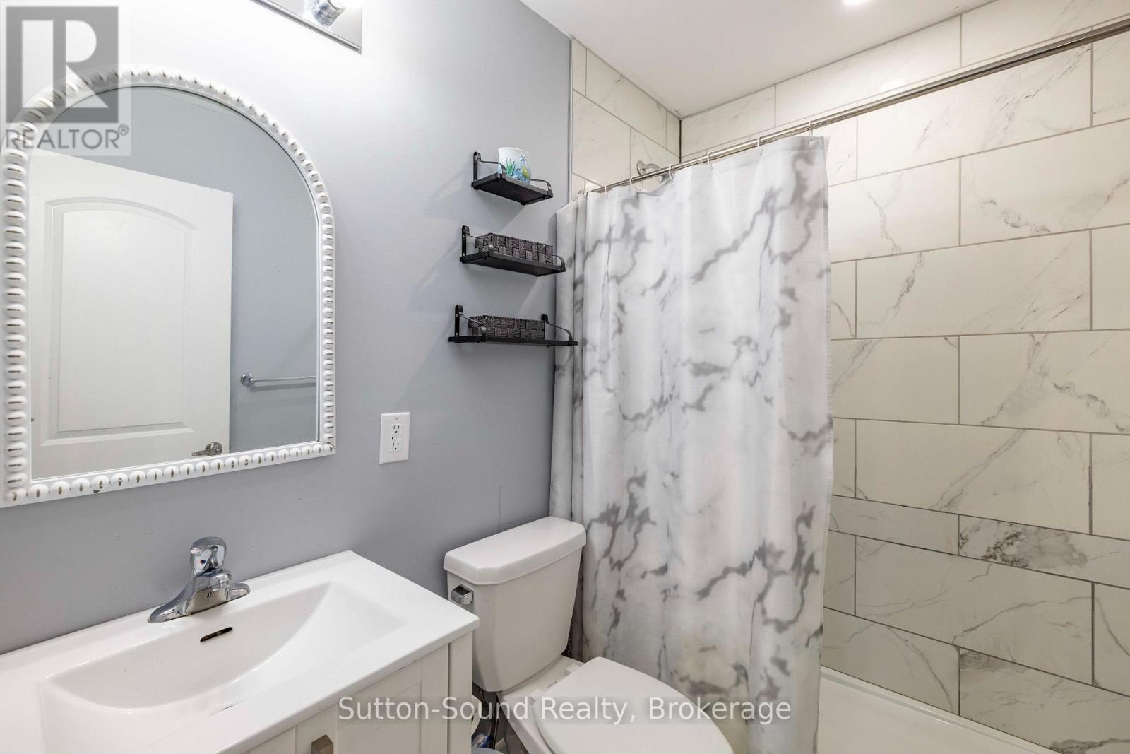 921 8TH AVENUE W - Image 15