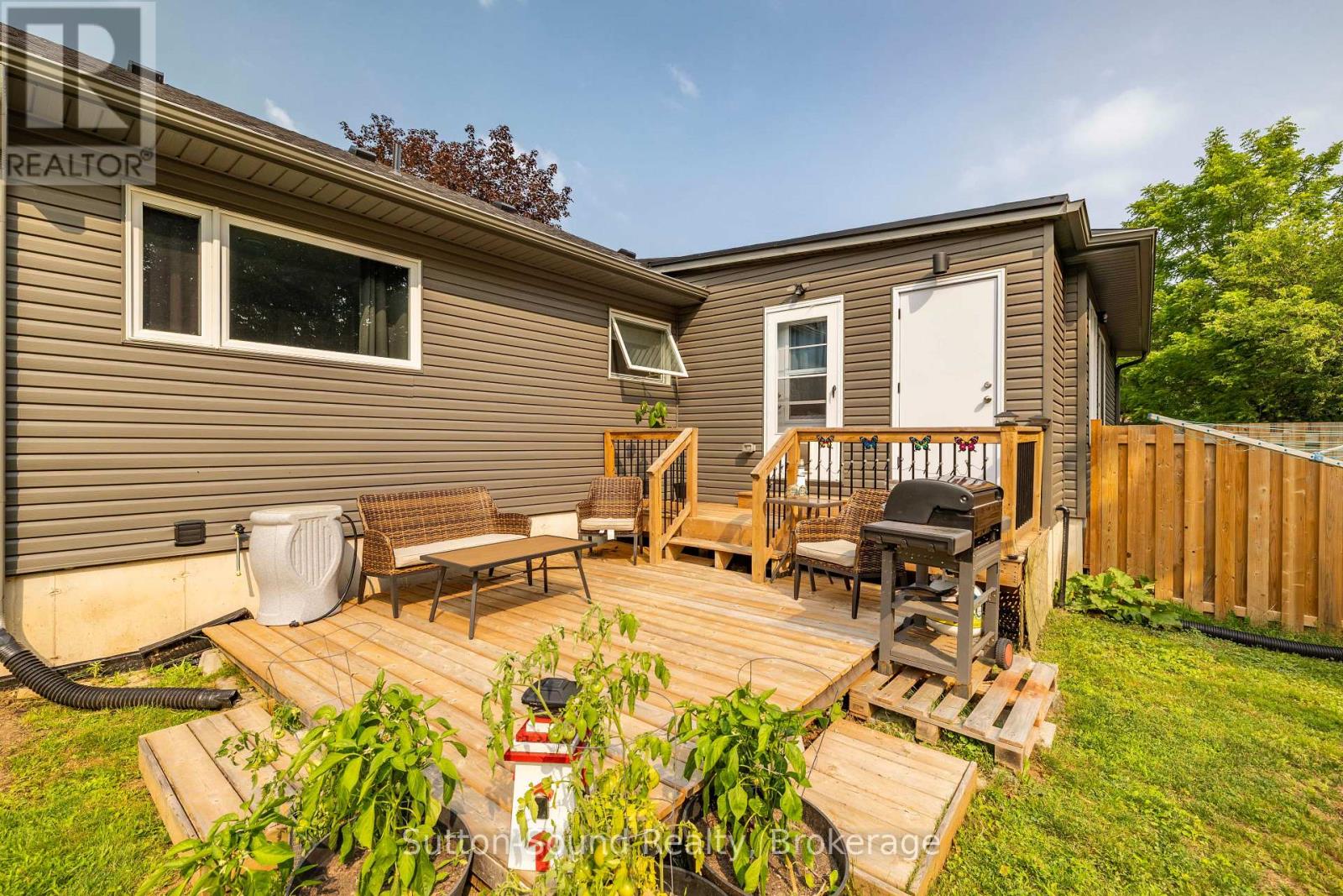 921 8TH AVENUE W - Image 25