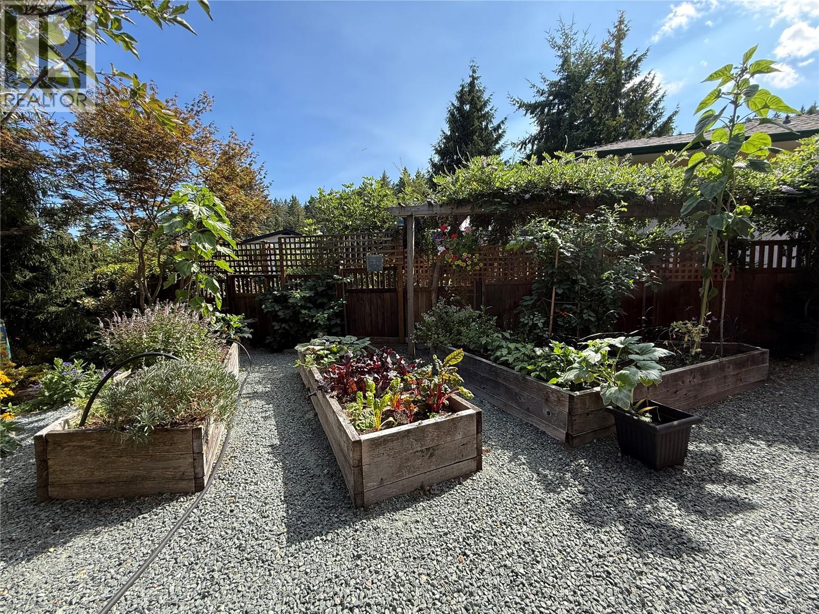 #5 3285 Ash Rd - Image 37
