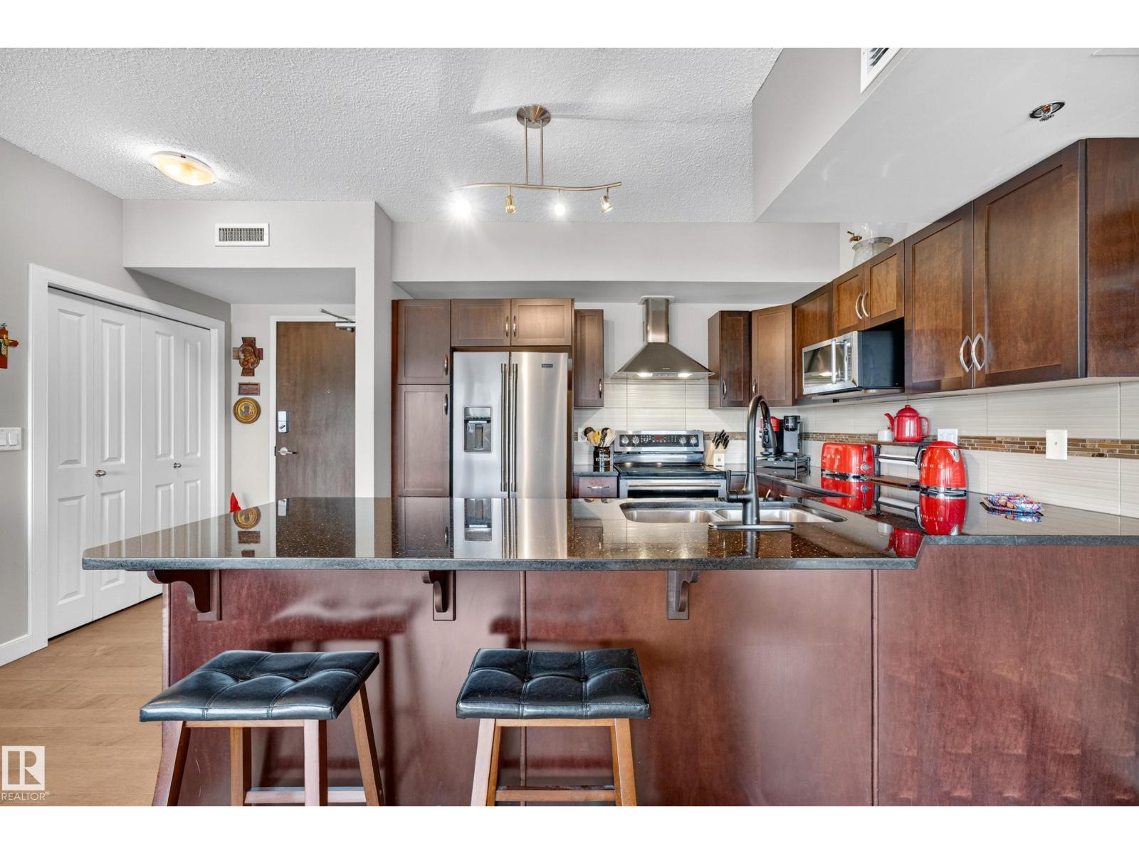 115 35 STURGEON Road