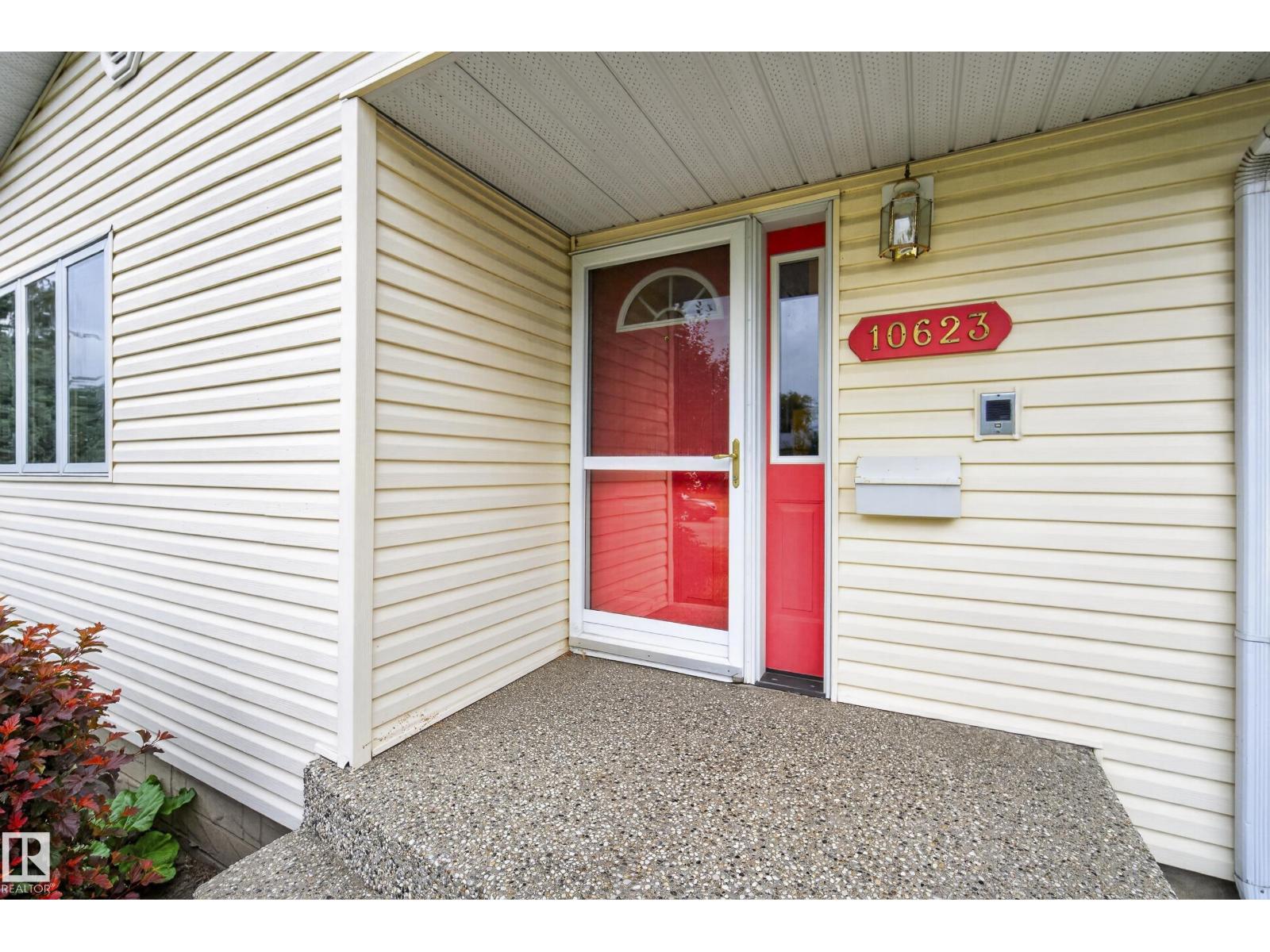 10623 67 Street NW - Photo 24