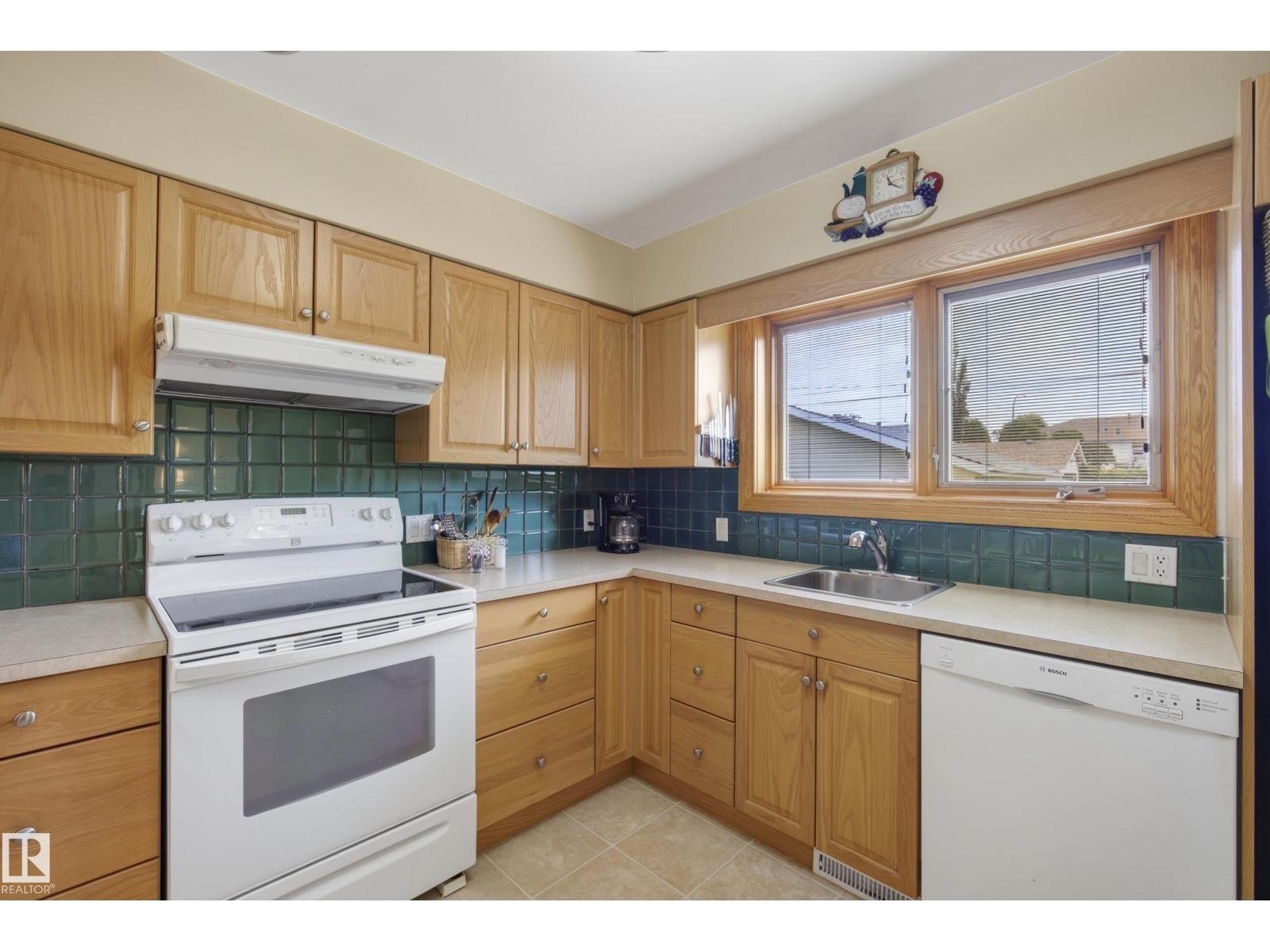 10623 67 ST NW - 36