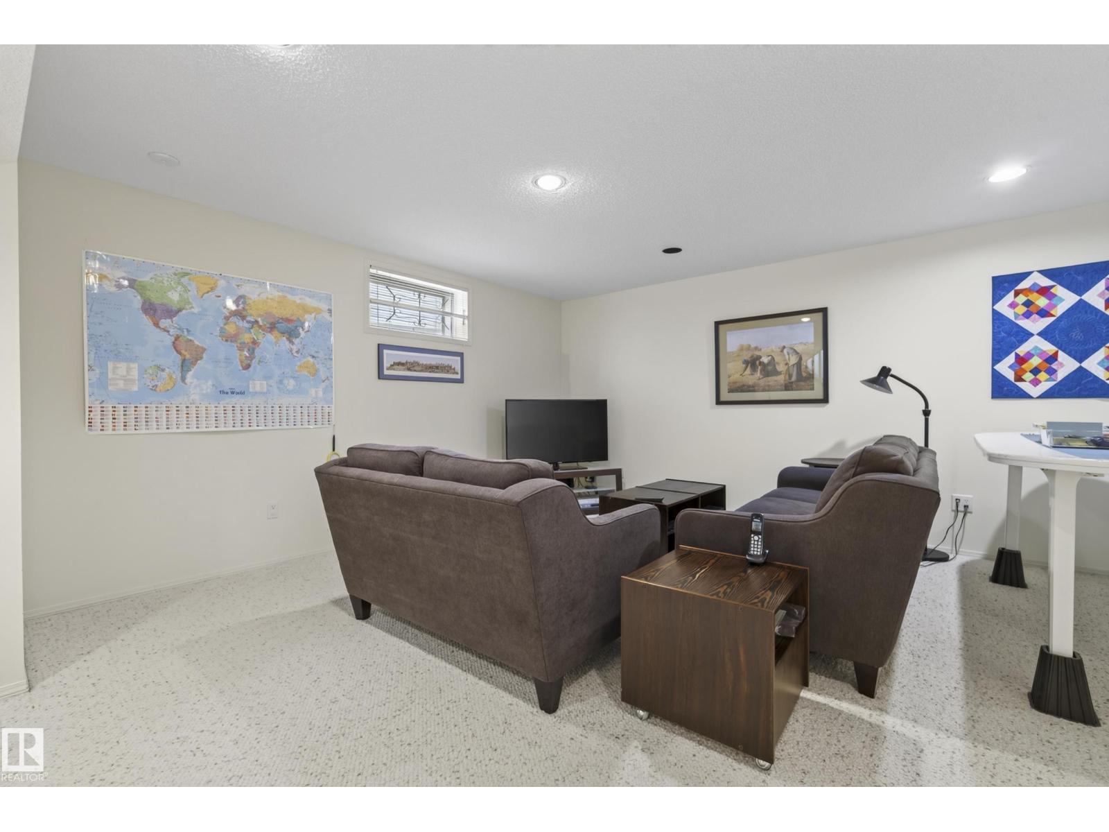 10623 67 ST NW - 51