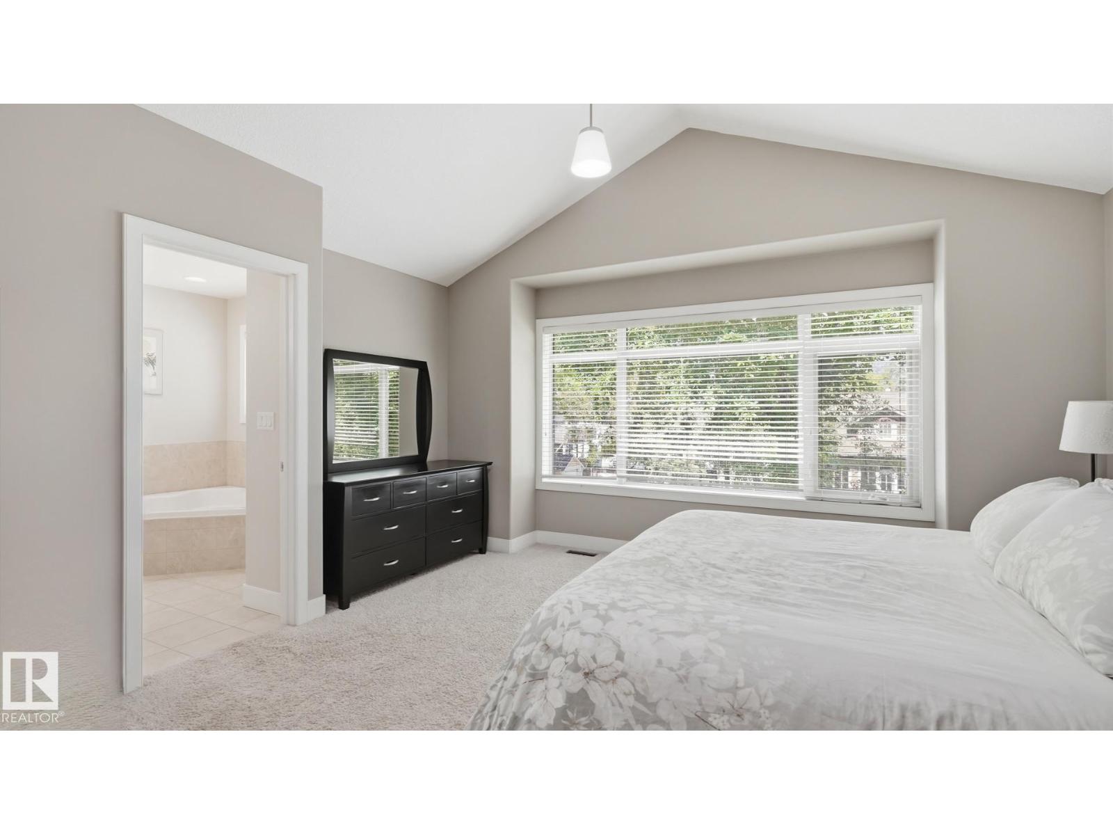 9847 92 Avenue NW - Photo 22