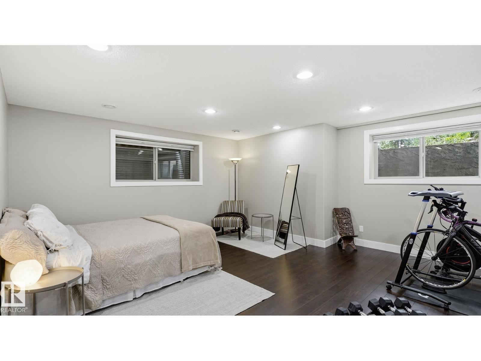9847 92 Avenue NW - Photo 30