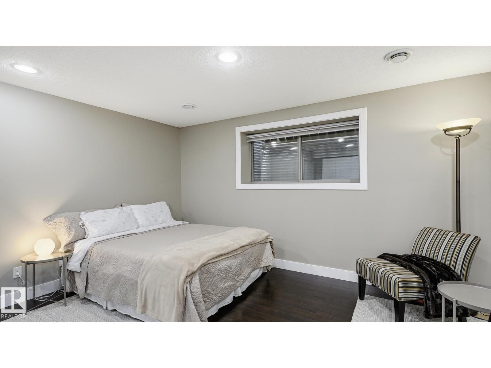 9847 92 Avenue NW - Photo 33