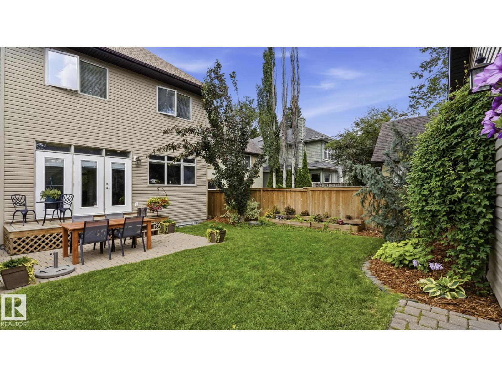 9847 92 Avenue NW - Photo 41