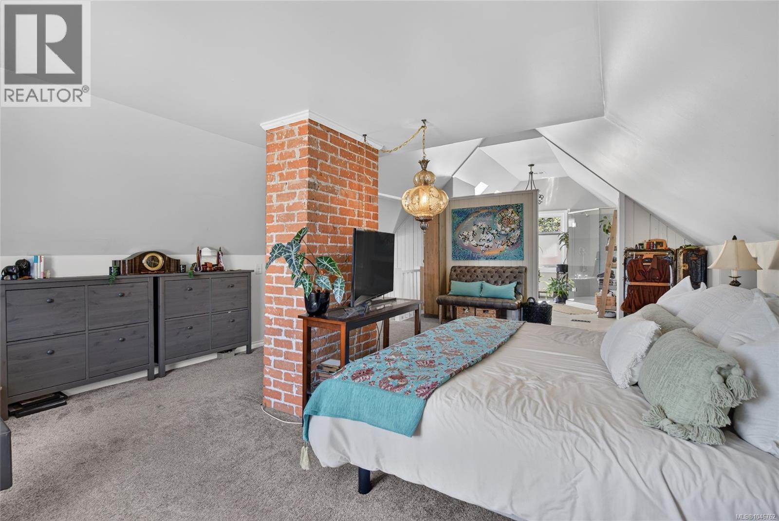 #5 235 Island Hwy - 23
