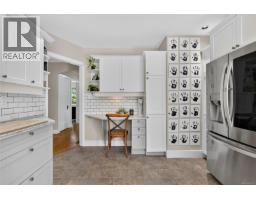Kitchen - 5 235 Island Hwy, View Royal, BC V9B1G3 Photo 11