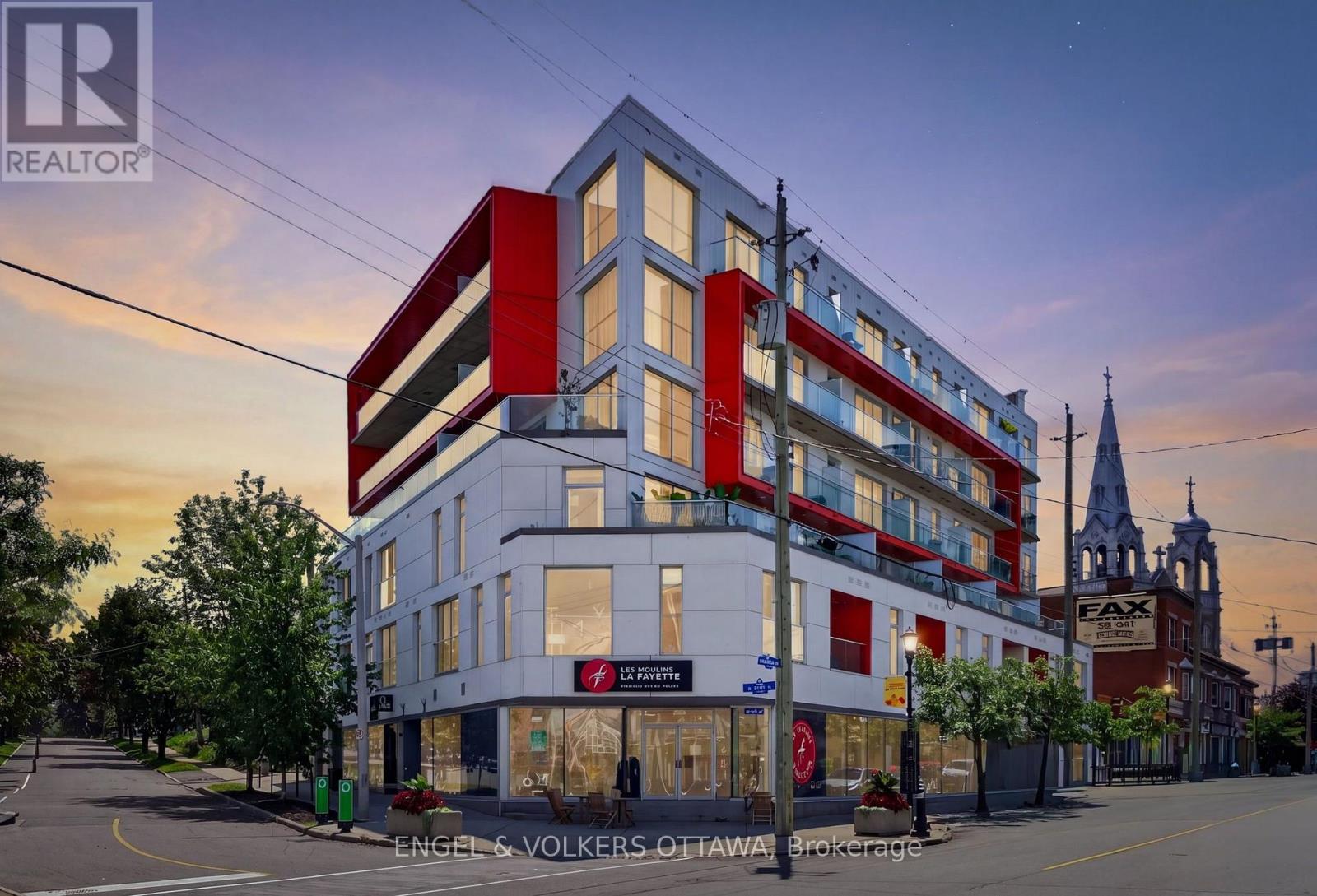 #403 1000 WELLINGTON STREET W - 1