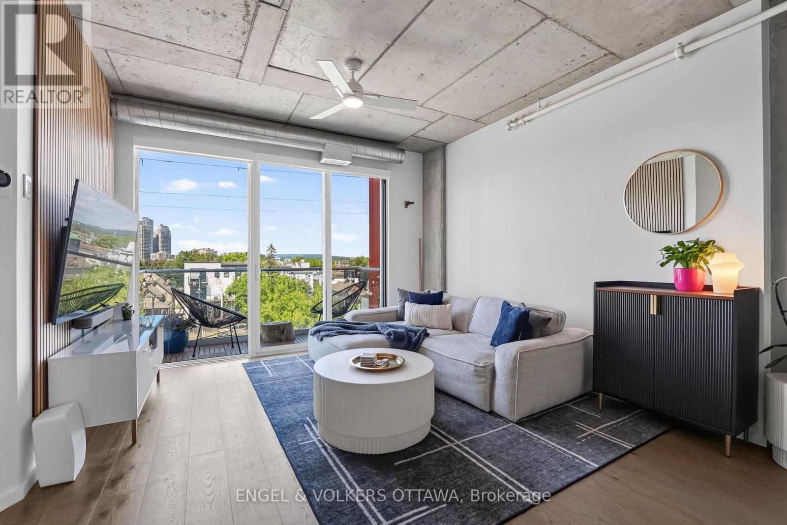 #403 1000 WELLINGTON STREET W - 4