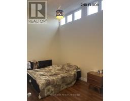 1533 O'connor Drive, Toronto, ON M4B2V7 Photo 9