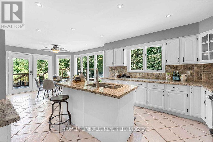987 COPPERFIELD DRIVE - Image 17