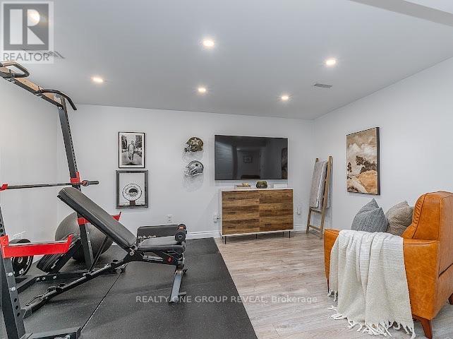 6 STEINWAY DRIVE - Image 25